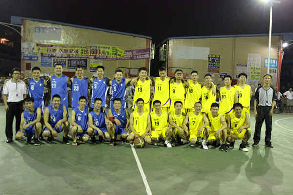 創(chuàng)之鴻籃球賽合影